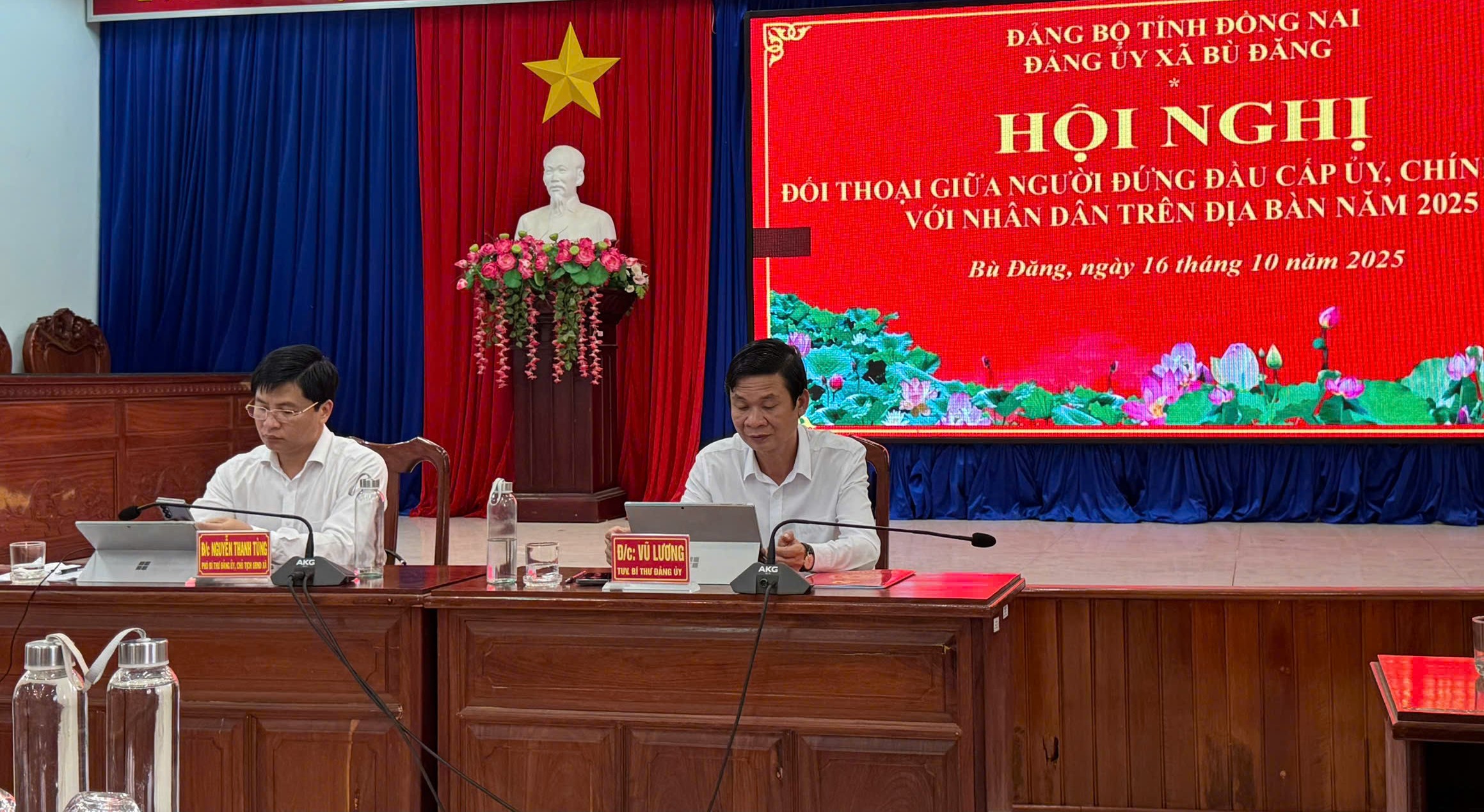 Bù Đăng: Bí thư Đảng ủy, Chủ tịch UBND xã đối thoại trực tiếp với Nhân dân